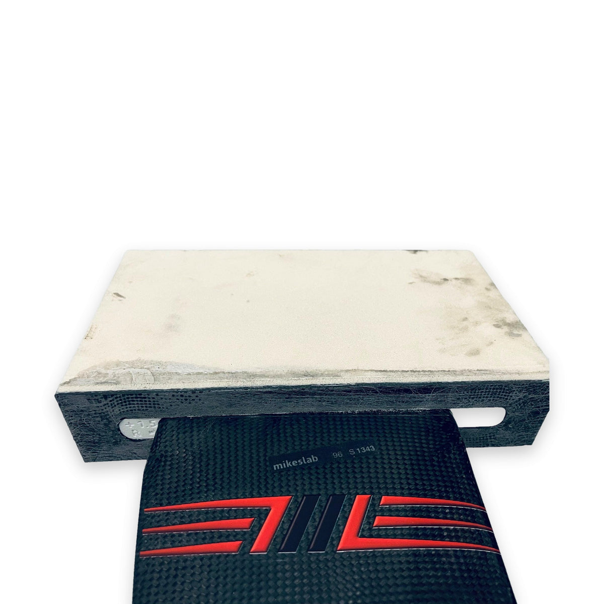 Adjustable Tuttle Box V4 with carbon foil mast, side view